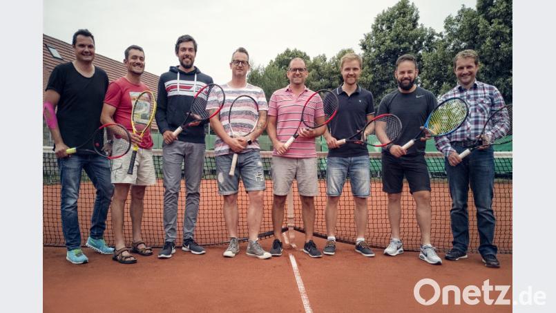 Die besten Spieler des TC Kemnath: Alexander Wöhrl, Peter Deinlein, Thomas Meserth, Tom Sierek, Timo Müller, Florian Spieß, Bernd Schönfelder und Stefan Mahnke (von links). jzk