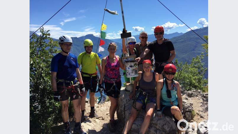 In zwei Gruppen nahmen die Bergsportler der DJK Skiabteilung teils sehr anspruchsvolle Klettersteige in der herrlichen Landschaft rund um den Gardasee in Angriff. bgm