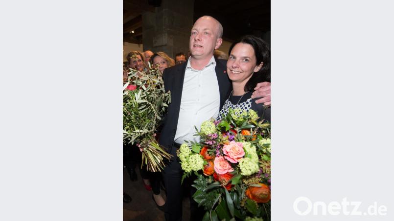 Anja Wolbergs veröffentlich einen Roman. Auf diesem Archivbild ist sie mit ihrem Noch-Ehemann, Joachim Wolbergs zu sehen - ein Foto aus glücklicheren Zeiten Armin Weigel/dpa