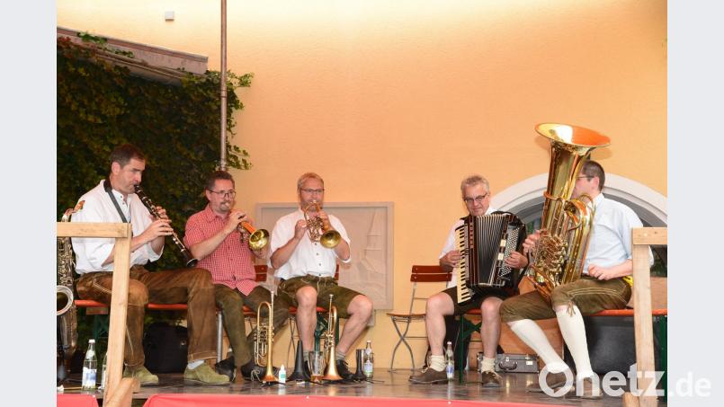 Die &quot;Bayerisch-Böhmischen-Musikaten&quot; sind ein Garant für gepflegte Volksmusik in erträglicher Lautstärke. bey