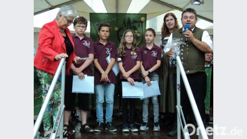 Als Auszeichnung für Jungmusiker gab es Abzeichen in Bronze. ksi