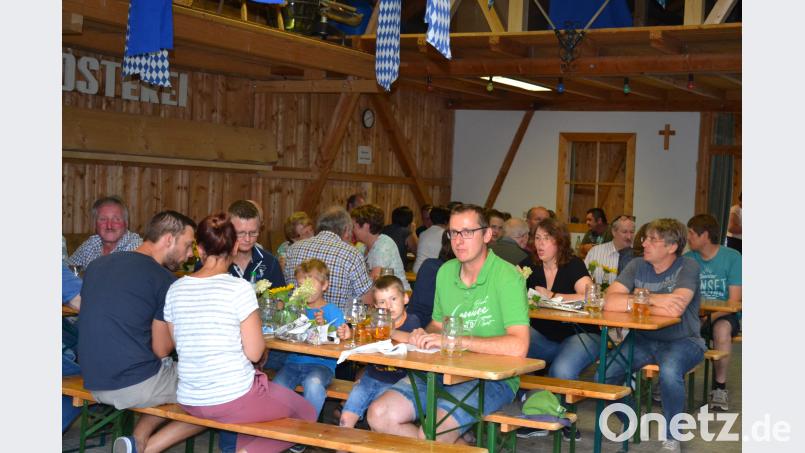 Schnell füllt sich am Abend die Halle. Kreuzer, Tom