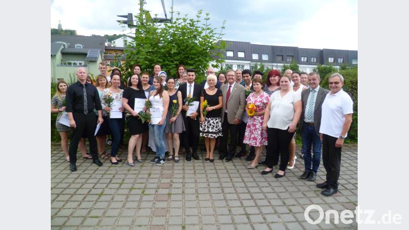 Grund zur Freude über die sehr guten Prüfungsergebnisse gibt es allenthalben – bei den Absolventen, bei der Schulleitung sowie bei den Vertretern der Arbeitsagentur und des Jobcenters, die die beiden Lehrgänge gefördert haben. (usc)