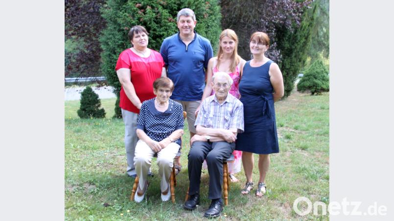 Andreas und Kunigunde Wilnauer feierten das Fest der Diamantenen Hochzeit. Zum Jubeltag gratulierten drei Töchter und ein Sohn. bnr