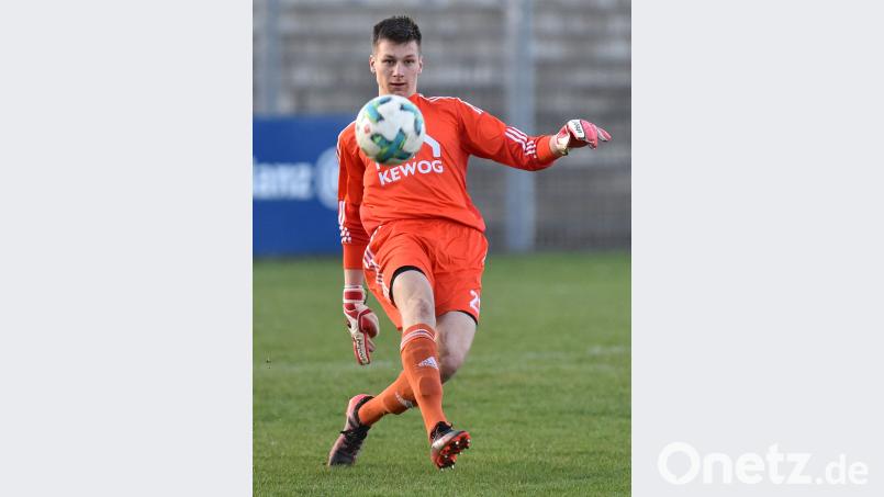 Spvgg SV Weiden - 1. FC Schweinfurt 05 2:2 vom 6.4.2018Torwarttalent Noah Schmidt hat aus seiner Reservistenrolle Konsequenzen gezogen. Der 19-Jährige wechselte in diesen Tagen zum Bezirksligisten FC Wernberg. Alfred Schwarzmeier