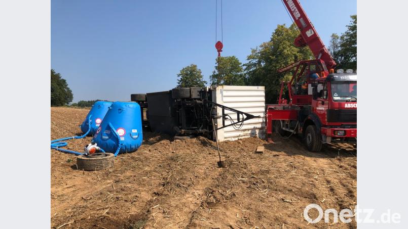 Lastwagenbergung in Laaber. Auer, Alexander