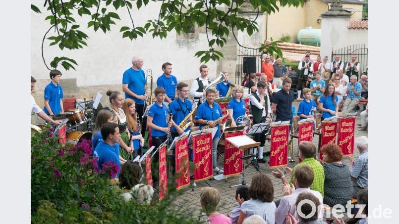 Das Blasorchester der Musikschule Vierstädtedreieck unter der Leitung von René Bauer whw
