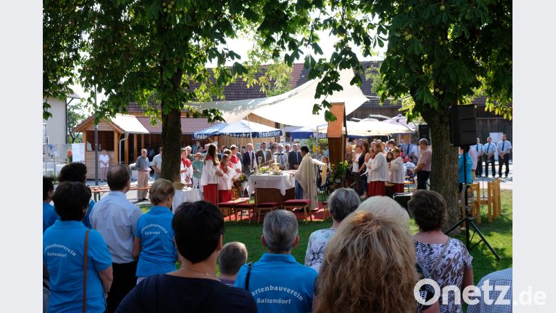 Ganz Saltendorf nimmt am feierlichen Gottesdienst teil twi