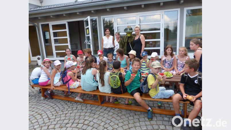 Die Kinder haben sich nach soviel Märchen eine Stärkung verdient. sl