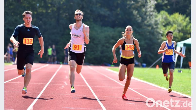 Beim Neustädter Läufermeeting standen am Sonntag die Distanzen über 300 Meter, 400 Meter (Bild) und 1500 Meter auf dem Programm. Alfred Schwarzmeier