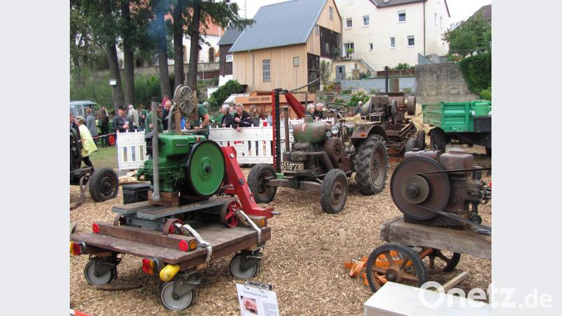 Wie die Landwirte früher ihre Arbeit mit alten Maschinen bewältigt haben zeigt der Zapfwellenstammtisch beim Drescherfest. sei