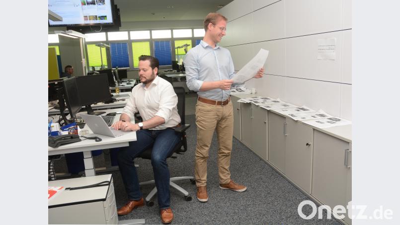 Langärmliges Hemd, lange Hose und geschlossene Schuhe - am besten aus Leder. So sollten Männer laut Schneider Andreas Moller ins Büro gehen. Gabi Schönberger