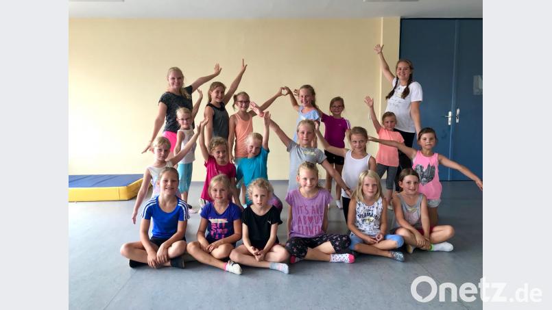 Beim des Ferienprogramms der Stadt Tirschenreuth beteiligte sich auch die Turngemeinschaft mit einem Tanzworkshop im Spiegelsaal des Kettelerhauses. exb