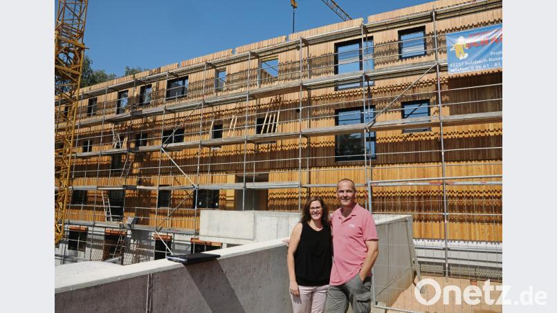 Marion und Christian Steger sind die ersten Privatleute in Sulzbach-Rosenberg, die in den sozialen Wohnungsbau einsteigen. Bild: Gebhardt