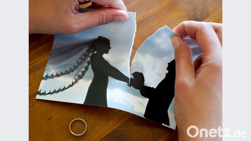 Das Glück zu zweit ist zerbrechlich: Das zeigen die Zahlen zu Ehescheidungen in Weiden und dem Landkreis Neustadt.  Patrick Pleul/dpa