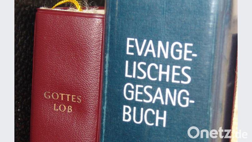 Für Gläubige beider christlicher Konfessionen werden in Illschwang Gebetsbücher bereitgehalten. Harald Mohr