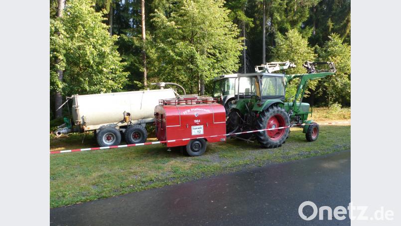 Die Feuerwehr hatte sich auf einen möglichen Brandfall eingestellt; bei der Trockenheit im Walde nur allzu verständlich. fsc