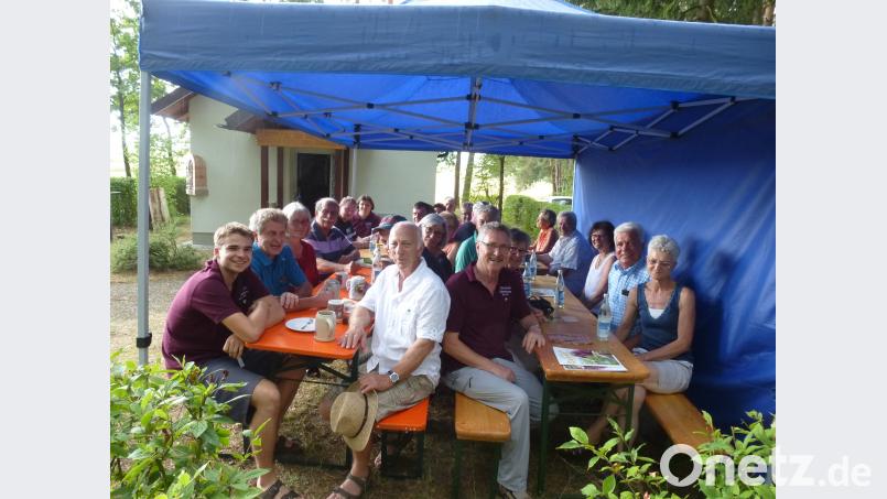 Familientag bei den Imkern. Sie feiern mit vielen Familien eine gute Ernte. bk