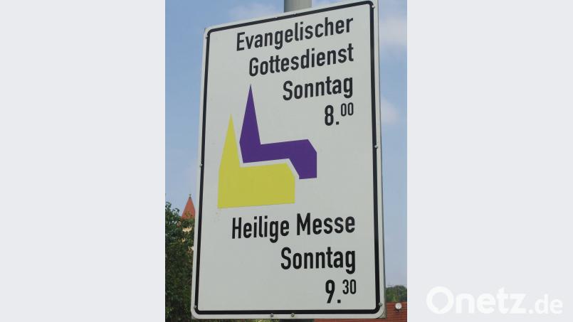 In Illschwang weist dieses Schild auf die Simultankirche hin. Harald Mohr