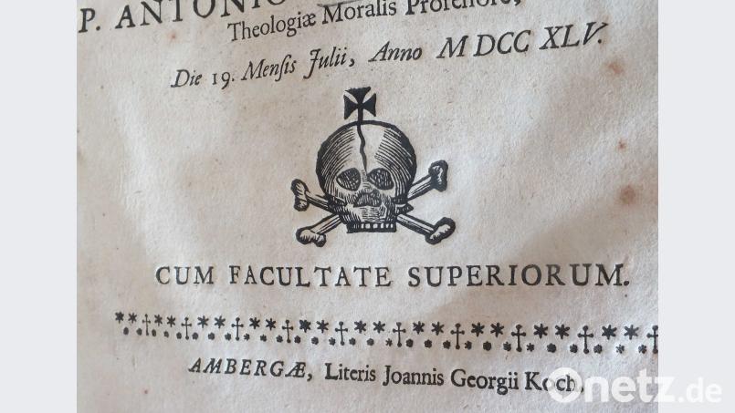In der Amberger Provinzialbibliothek sind noch bis 3. August einige alte Bücher zum Thema „Tod und Totengedenken in Oberpfälzer Klöstern“ ausgestellt. Harald Mohr
