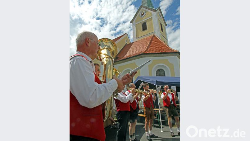 Kirche und Kirchweih gehören zusammen. Zum musikalischen Programm steuert am kommenden Sonntag, 12. August, die "Blaskapell'n Flossenbürg" bei. nm