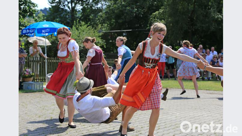 Auch die Mädels müssen ihre Kraft unter Beweis stellen. Bild: egl