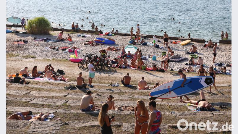 Die Strände wie hier am Murner See waren am Wochenende dicht belegt, trotzdem ging’s geordnet zu. Auf den Straßen und Wegen zu den Seen war das nicht immer der Fall. Die Parkmoral der Badegäste lässt laut Polizei an den Seen der Region sehr zu wünschen übrig. Gerhard Götz