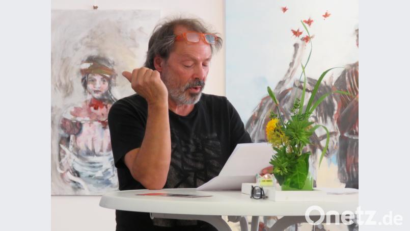 Fachlehrer Robert Steidl erklärt, warum eine Ausbildung zum Produktdesigner vier Jahre dauert. ubb