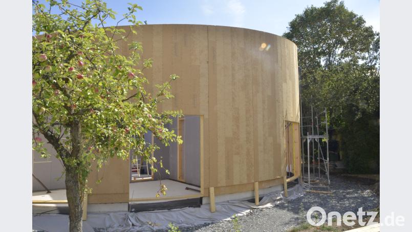 Die Ellipsenform des neuen Pfarrheims von Herz Jesu wird langsam sichtbar. Karin Wilck