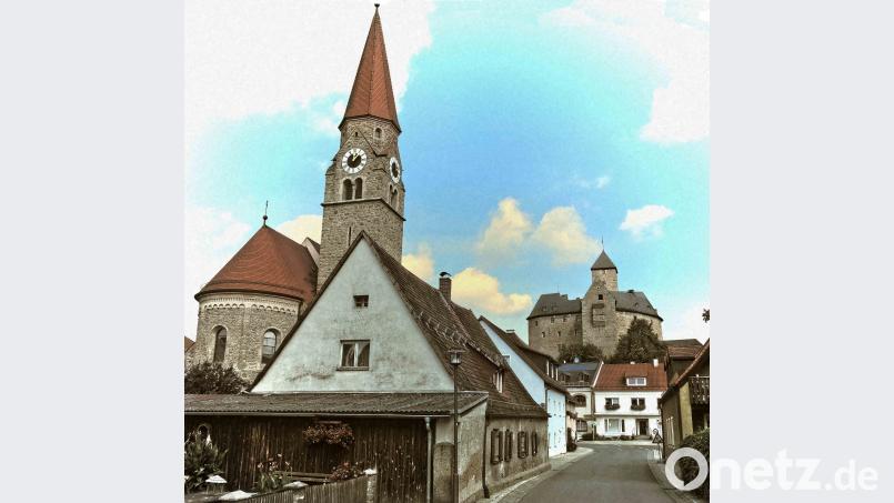 Am Sonntag, 19. August, findet die Fahrradführung zu den Burgen Falkenberg (im Bild) und Liebenstein, bereits zum zweiten Mal statt. Fahrrad-Profi Gerd Richter führt durch die Waldnaabauen, Gästeführer Thomas Sporrer und Karl Gehret informieren zu den Burgen. exb