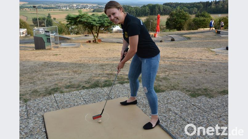 Die Weltranglistenerste der Mädels ist die 18-jährige zweifache Weltmeisterin Sarah Schumacher aus Tuttlingen. Sie geht in Eger als eine der Favoritinnen an den Start. jr
