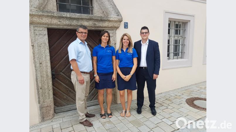 Bürgermeister Martin Birner, die beiden VdK-Sozialrechtsberater Sabine Birk und Anna Klein und VdK-Kreisgeschäftsführer Bernd Steinkirchner (von links). Georg Keil