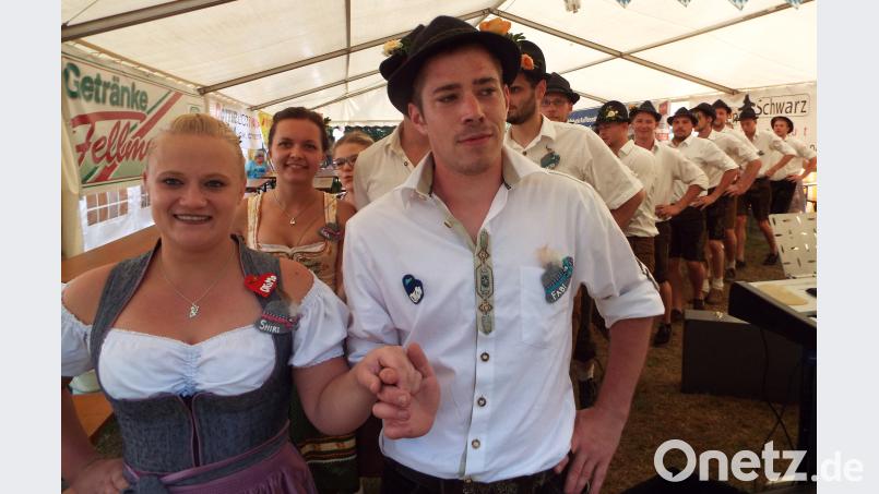 Einmarsch der Kirwapaare e