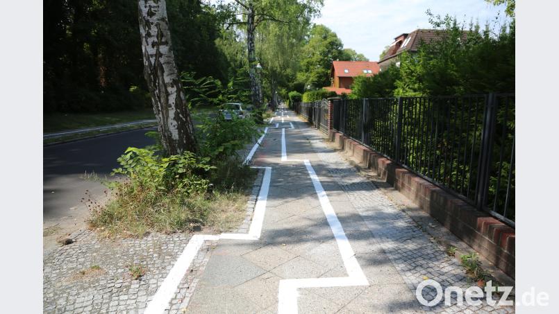 Im Zickzack verläuft ein Radweg im Stadtteil Zehlendorf. Nico Tapia