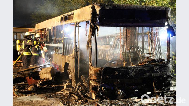 Vom Bus blieb nicht mehr viel übrig. jma