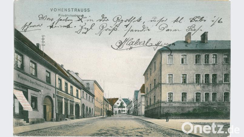 Auf einer alten Postkarte aus dem Fundus des verstorbenen Leo Karl ist die Friedenslinde am Ende der Friedrichstraße zu sehen. Repro: dob