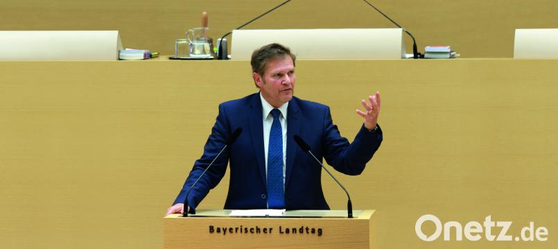 Hermann Imhof, Patienten- und Pflegebeauftragter der Bayerischen Staatsregierung, bei einer Rede im Landtag. CSU-Landtagsfraktion