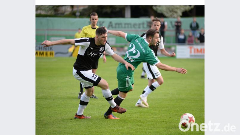 Nach seiner starken Leistung in Abtswind muss der Gebenbacher Johannes Böhm (links) im Spiel gegen die Würzburger Kickers II wegen Adduktorenproblemen pausieren. ref
