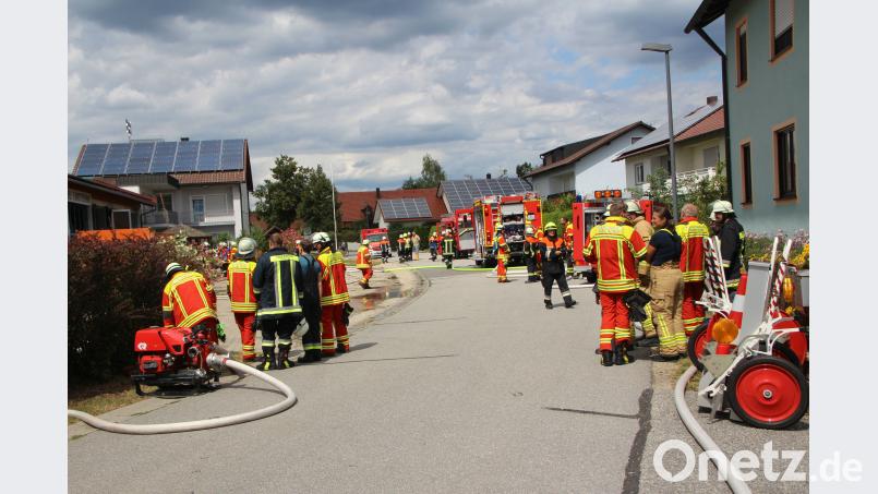 Hoher Schaden bei Brand einer Landmaschinenwerkstatt in Eltheim bei Barbing Auer, Alexander