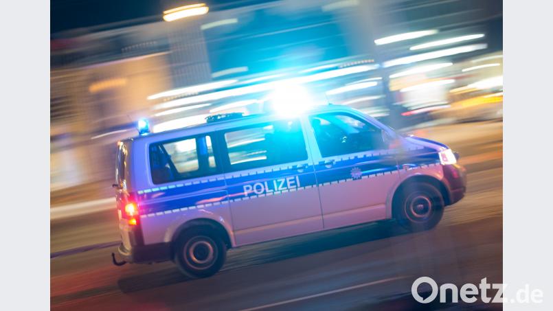 Am Freitagabend brannte es in einem Mehrfamilienhaus in der Fehrstraße in Weiden. Patrick Seeger/dpa