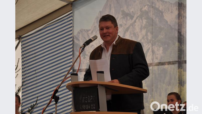 FW-Landtagsdirektkandidat Bernhard Schmidt deckt in seiner Rede ein weites Feld an Themen ab, die darauf abzielen, die Region zu stärken. ak