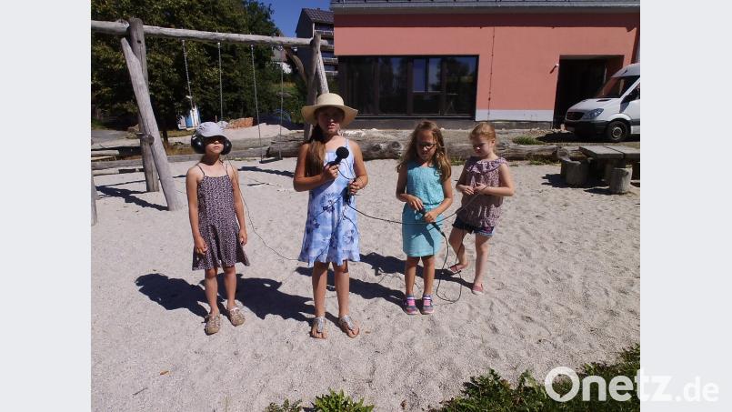 Auch draußen gingen die Kinder auf &quot;Geräusche&quot;-Suche. exb