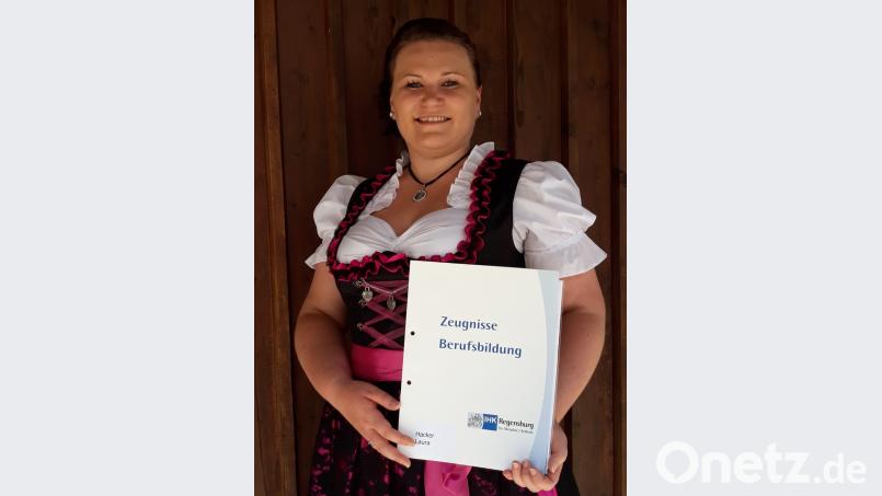 Laura Hacker hat ihre Ausbildung zur Hotelfachfrau mit 1,0 und damit als Kammerbeste abgeschlossen. exb