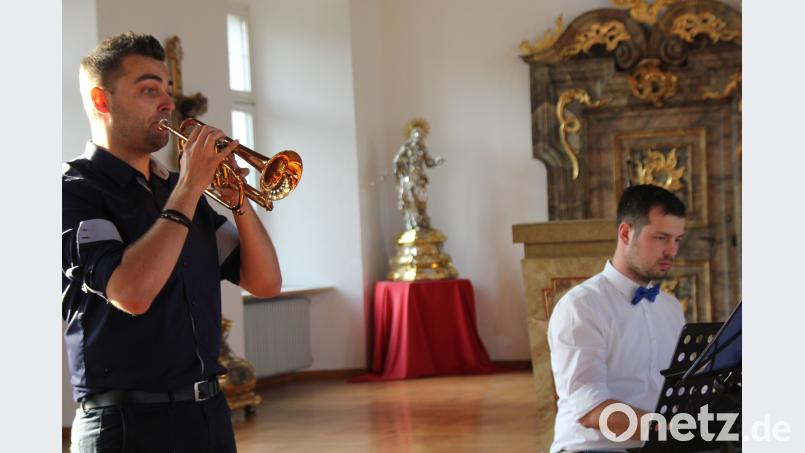 Die Instrumentalstücke von Trompeter Johannes Kellerman und Pianist Roland Nitzbon wurden zum Hörgenuss für die Konzertgäste. (ads)