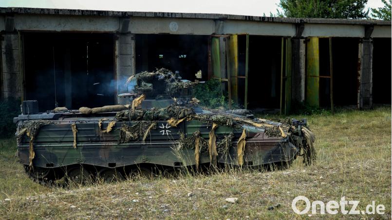 Ein Schützenpanzer vom Typ „Marder“ feuert während einer Übung auf dem Truppenübungsplatz Vaziani in Georgien. Er gehört zum Panzergrenadierbataillon 391 in Bad Salzungen. U.S. Army photo by Sgt. Kris Bonet