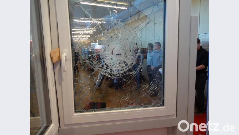 Sicherheitsglas in modernen Wohnraumfenstern: Nicht kaputt zu bekommen. Bild: messe.ag exb