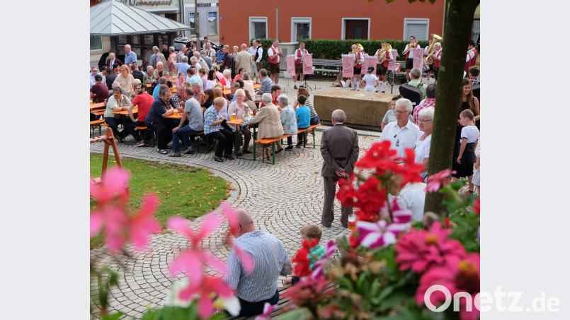 Der Kirwa-Frühschoppen hat in Floß Tradition. le