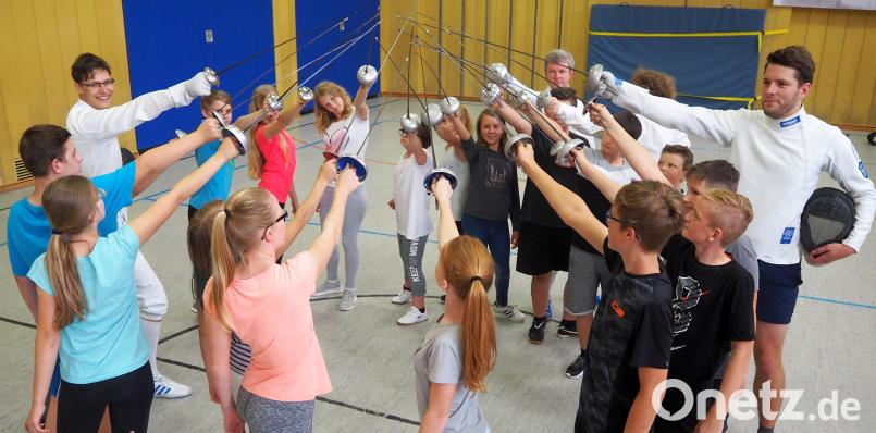 Nicht nur Kraft und Ausdauer, sondern auch Selbstbewusstsein, Fairness und Teamgeist werden beim Sportfechten gefördert. jpl