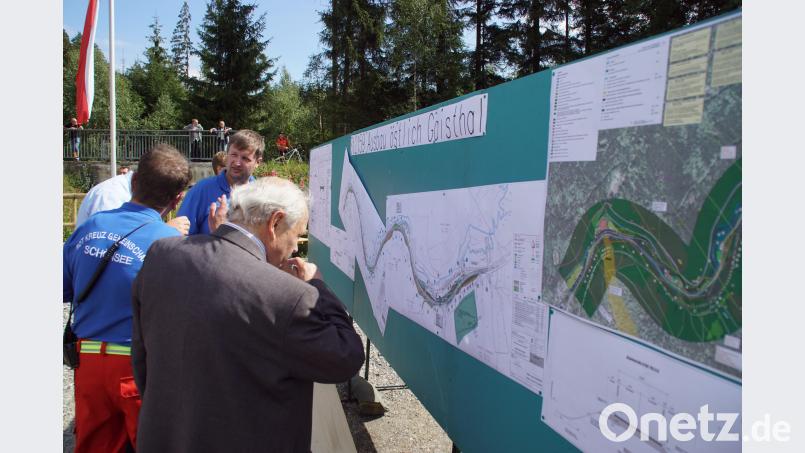 Über die künftige Trassenführung der Straße zwischen Schönsee und Gaisthal gab es Informationen an den Schautafeln. mmj