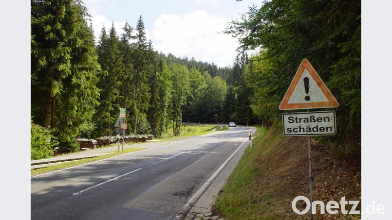Enge Kurven und eine geringe Fahrbahnbreite bergen Verkehrsprobleme und beeinträchtigen vor allem in den Wintermonaten die Verkehrssicherheit. mmj
